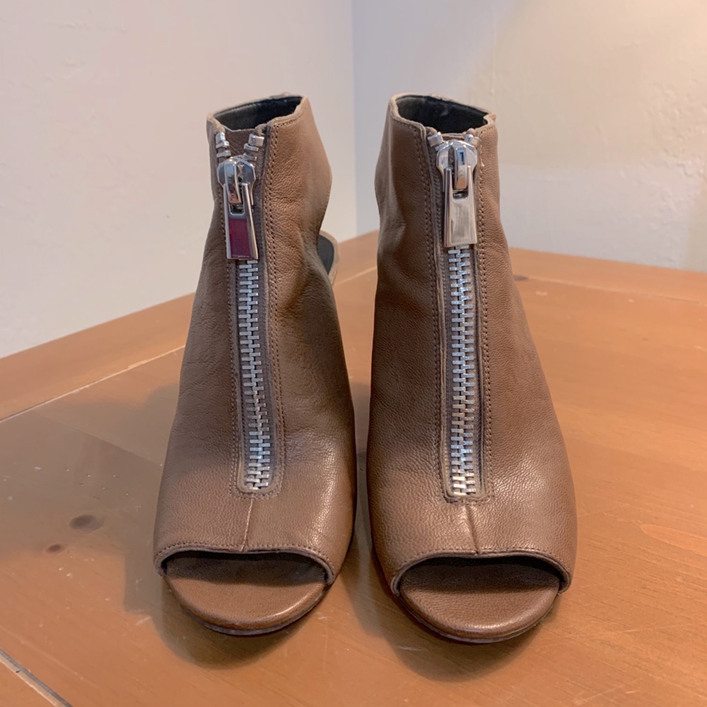 Leather bootie